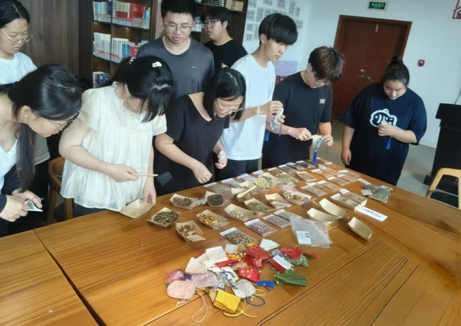 巧手制香囊，书香伴雅韵——香囊DIY手工活动